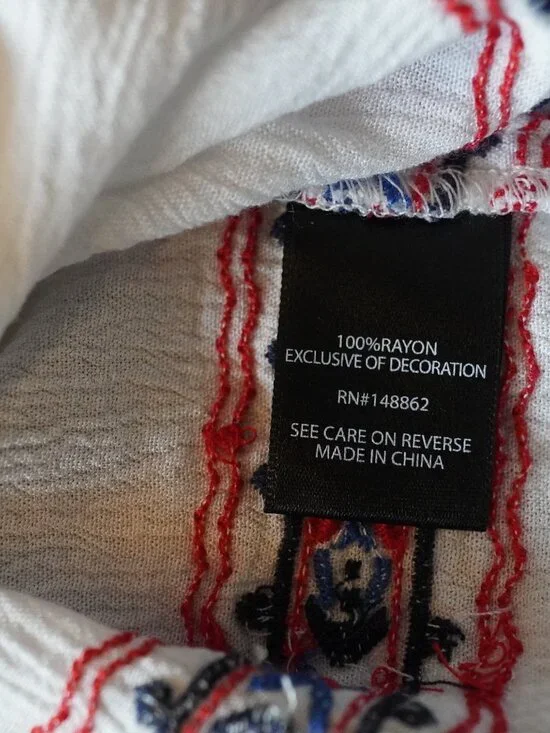 Torrid White Embroidered Boho Peasant Top Size 3 - Picture 4 of 4